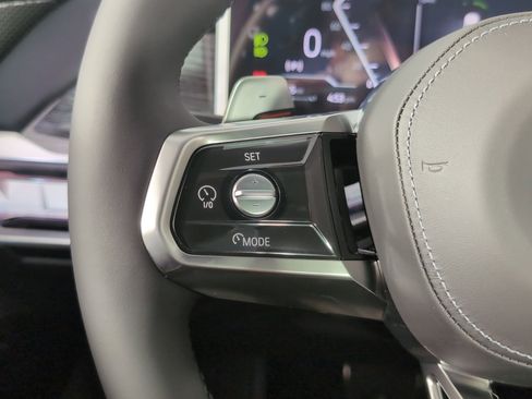 Used 2025 BMW 740i w/ Premium Package image 14