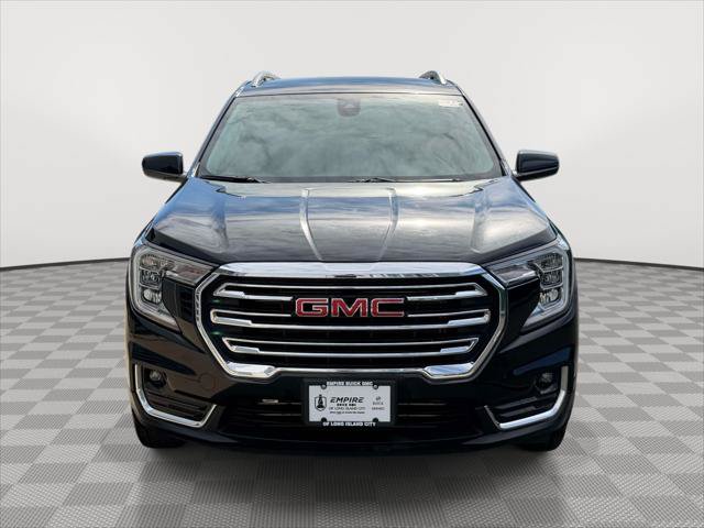 Used 2023 GMC Terrain SLT AWD/4WD image 2