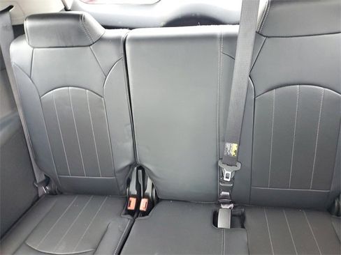 Used 2016 Buick Enclave Leather image 8