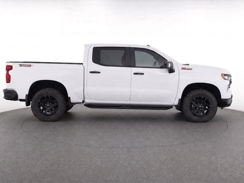 Used 2022 Chevrolet Silverado 1500 LT Trail Boss w/ Safety Package AWD/4WD image 8