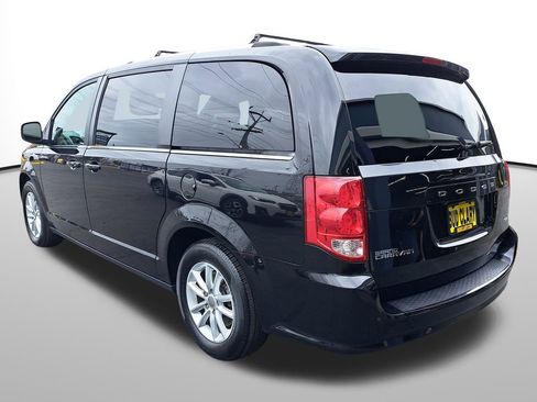 Used 2020 Dodge Grand Caravan SXT image 9
