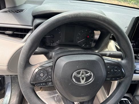 Used 2023 Toyota Corolla Cross L FWD image 9
