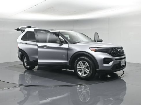 Certified 2023 Ford Explorer XLT RWD image 36