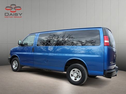 Used 2019 Chevrolet Express 3500 LS image 7