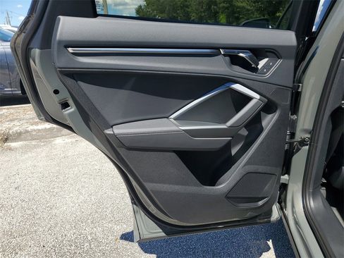 New 2025 Audi Q3 2.0T Premium image 29