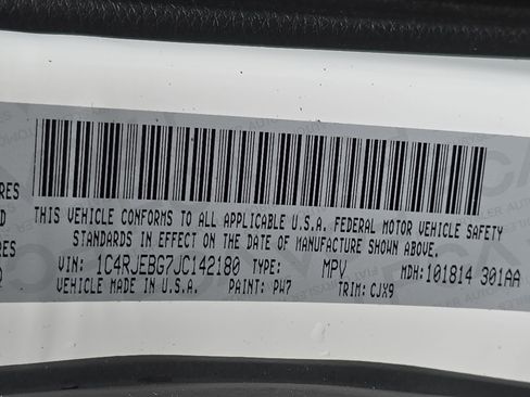Used 2018 Jeep Grand Cherokee Limited image 34
