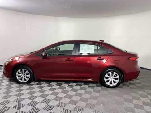 Used 2025 Toyota Corolla LE FWD image 5