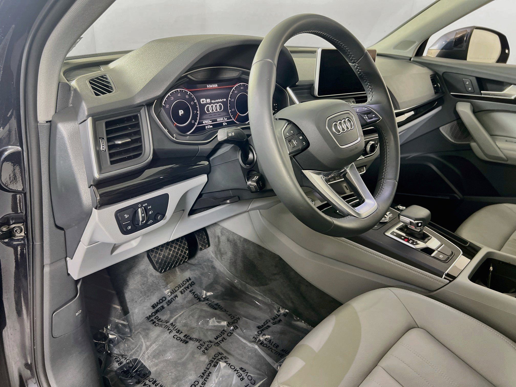 Used 2019 Audi Q5 2.0T Premium Plus w/ Premium Plus Package AWD/4WD image 9