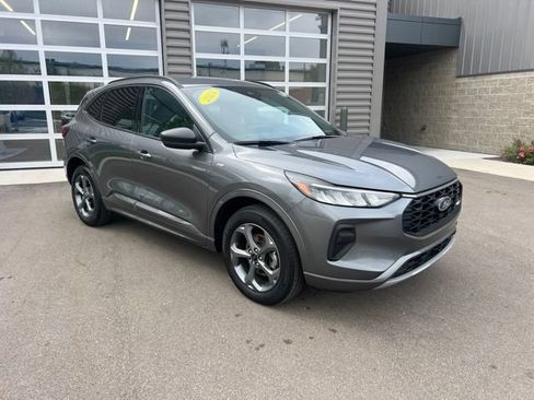 Used 2024 Ford Escape ST-Line w/ Tech Pack #1 AWD/4WD image 3