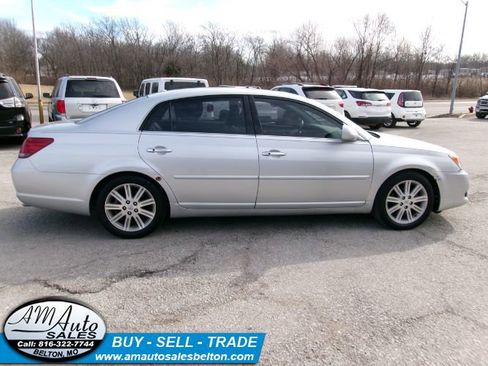 Used 2010 Toyota Avalon XL image 5