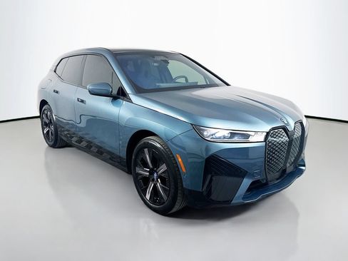 Used 2024 BMW iX xDrive50 w/ Sport Package AWD/4WD image 3