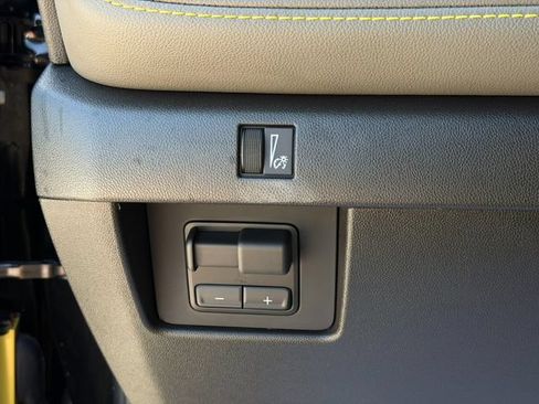 Used 2025 Chevrolet Colorado ZR2 w/ Midnight Edition AWD/4WD image 48