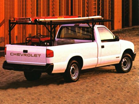 Used 1997 Chevrolet S10 Pickup LS image 1