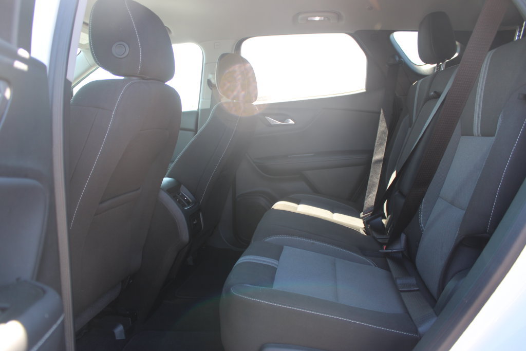 Used 2025 Chevrolet Blazer LT FWD image 23