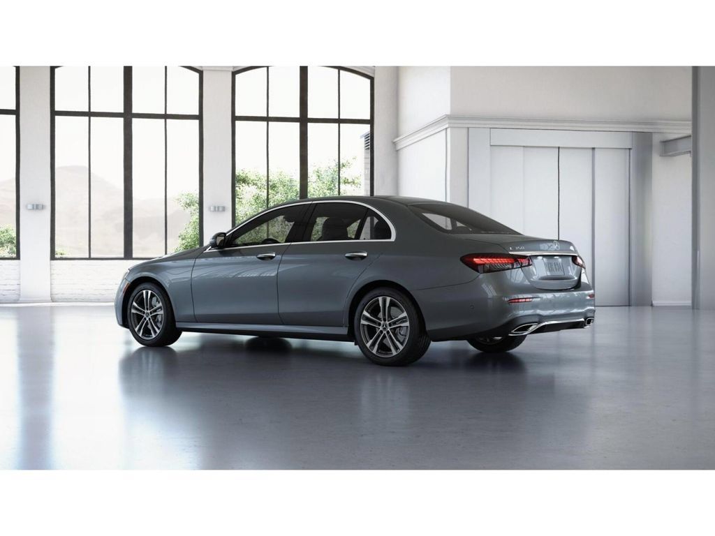 Used 2023 Mercedes-Benz E 350 4MATIC Sedan image 31