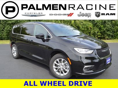 New 2025 Chrysler Pacifica Select