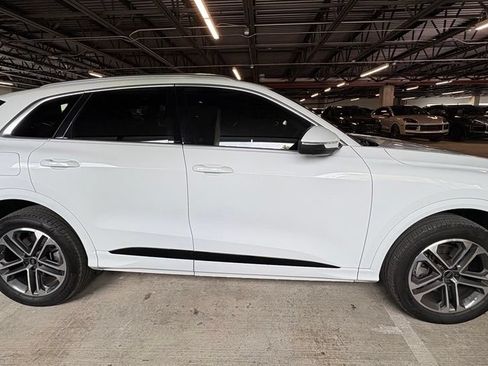 Used 2025 Audi Q5 Premium w/ Premium Plus AWD/4WD image 9