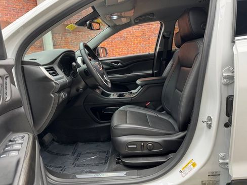 Used 2023 GMC Acadia SLT w/ Preferred Package image 22
