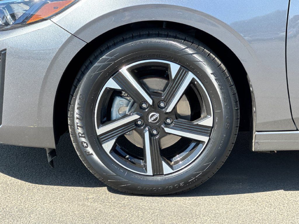 Used 2024 Nissan Sentra SV FWD image 23