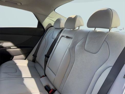 New 2026 Hyundai Elantra Limited image 31