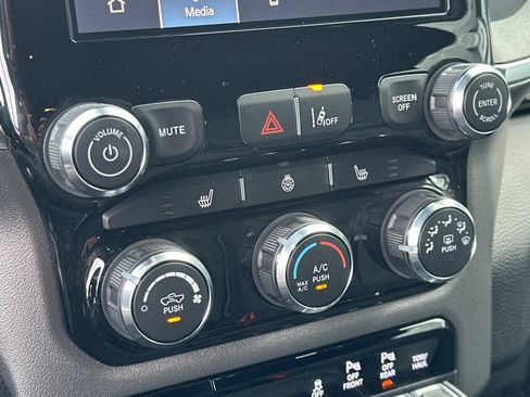 New 2026 RAM 1500 4x4 Crew Cab image 19