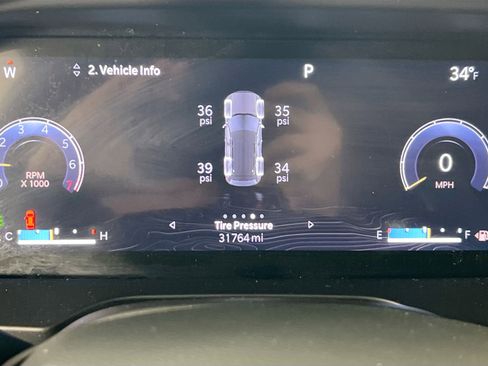 Used 2023 Jeep Grand Cherokee Laredo image 12