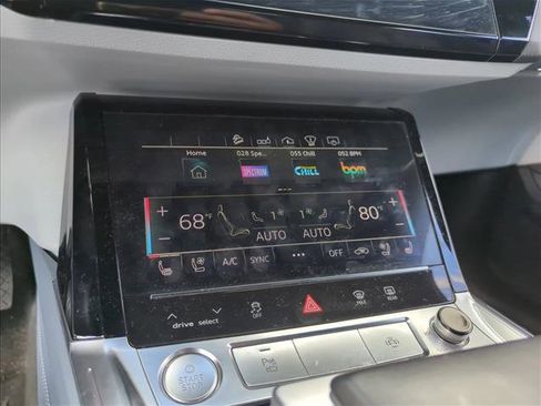 Used 2020 Audi e-tron Prestige image 12
