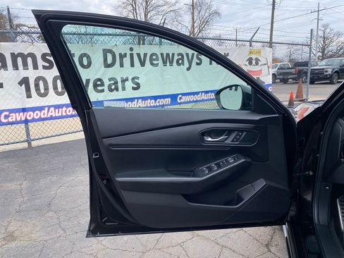 Used 2025 Honda Accord Sport image 12