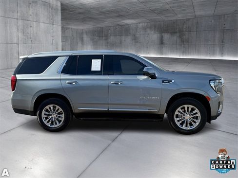 Used 2024 GMC Yukon SLT w/ SLT Premium Package image 5