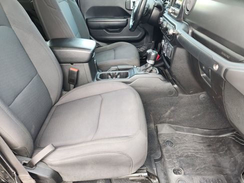 Used 2022 Jeep Gladiator Sport AWD/4WD image 16