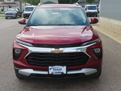 Used 2025 Chevrolet TrailBlazer LT AWD/4WD image 9