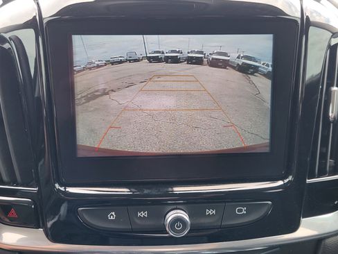 Used 2019 Chevrolet Traverse LT FWD image 19