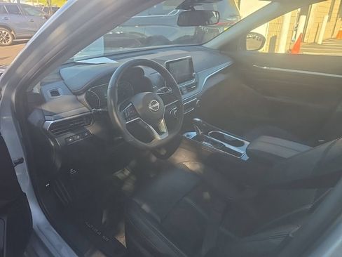 Used 2025 Nissan Altima 2.5 SR FWD image 7