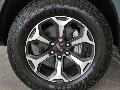 New 2026 GMC Yukon AT4 Ultimate image 9