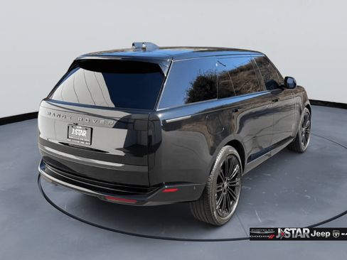 Used 2025 Land Rover Range Rover Long Wheelbase SE AWD/4WD image 5