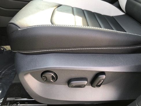 New 2026 Volkswagen Taos SEL image 13