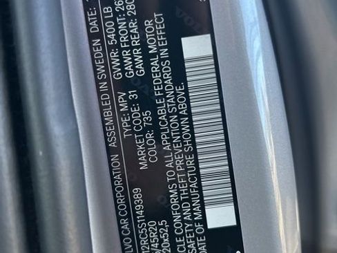 Certified 2025 Volvo XC60 B5 Plus image 27