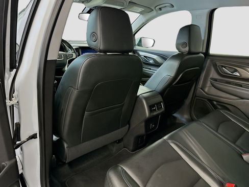 Used 2024 GMC Terrain SLT image 28