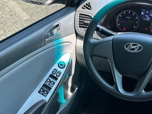 Used 2017 Hyundai Accent SE FWD image 28