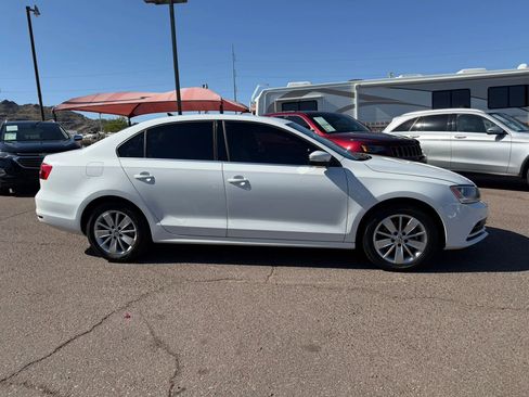 Used 2015 Volkswagen Jetta SE FWD image 3