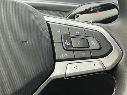 Used 2025 Volkswagen Tiguan S image 22