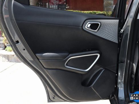 Used 2023 Kia Soul LX image 25