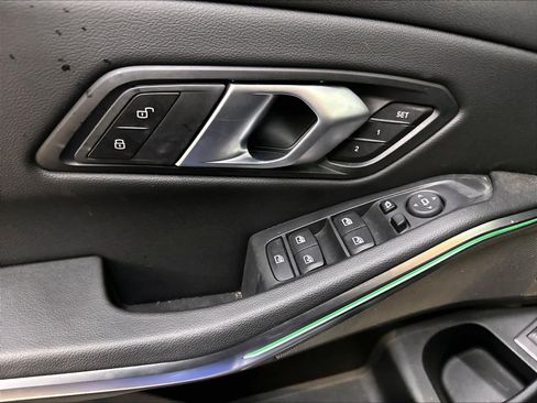 Used 2026 BMW 330i Sedan w/ M Sport Package RWD image 35