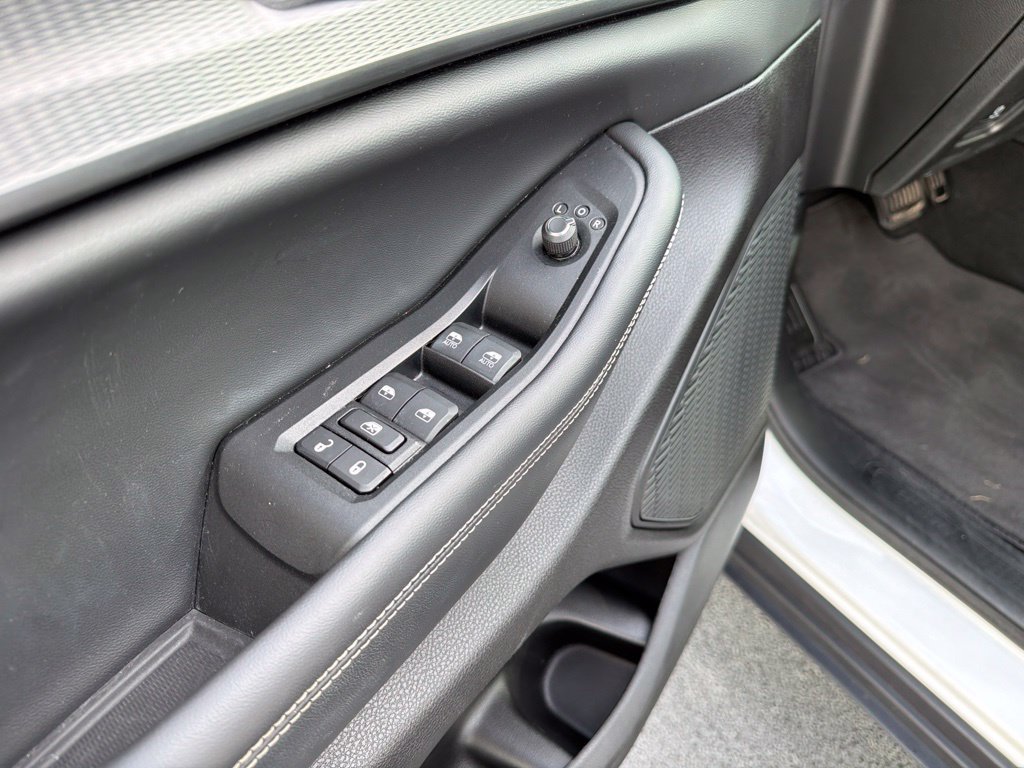 Used 2023 Jeep Grand Cherokee Altitude AWD/4WD image 35