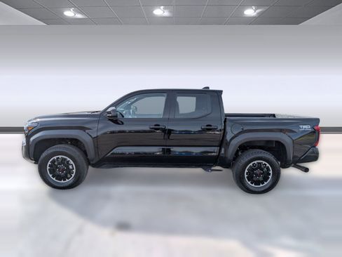 Used 2025 Toyota Tacoma TRD Off-Road image 2