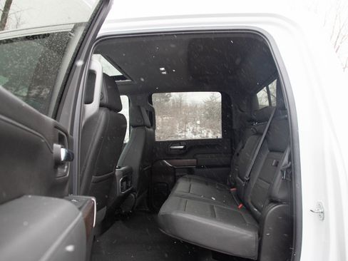 Used 2022 GMC Sierra 3500 Denali w/ Denali Ultimate Package image 18