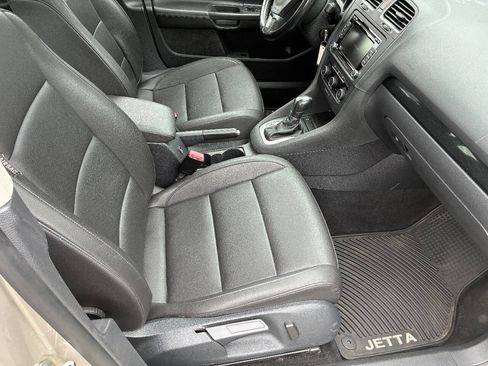 Used 2013 Volkswagen Jetta SE FWD image 9