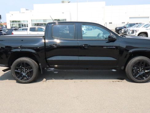 Used 2025 Chevrolet Colorado Z71 w/ Technology Package AWD/4WD image 8