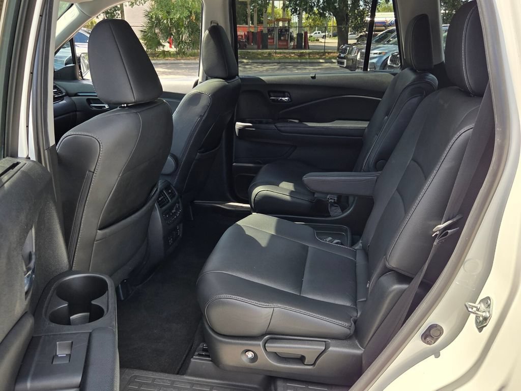 Used 2021 Honda Pilot Touring image 13