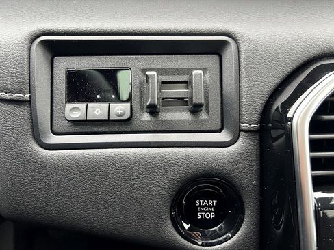 New 2025 Nissan Armada Platinum Reserve image 15